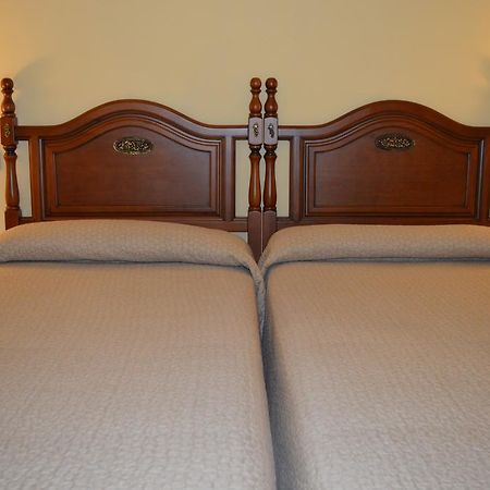 Hostal Revinuesa Luaran gambar