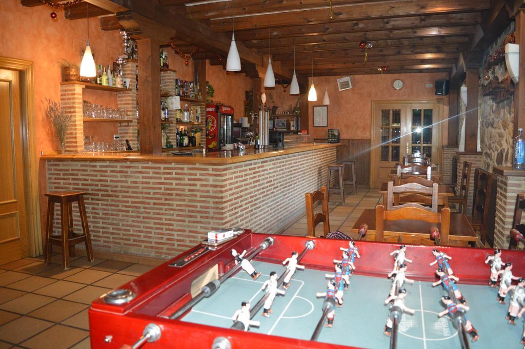 Hostal Revinuesa Luaran gambar