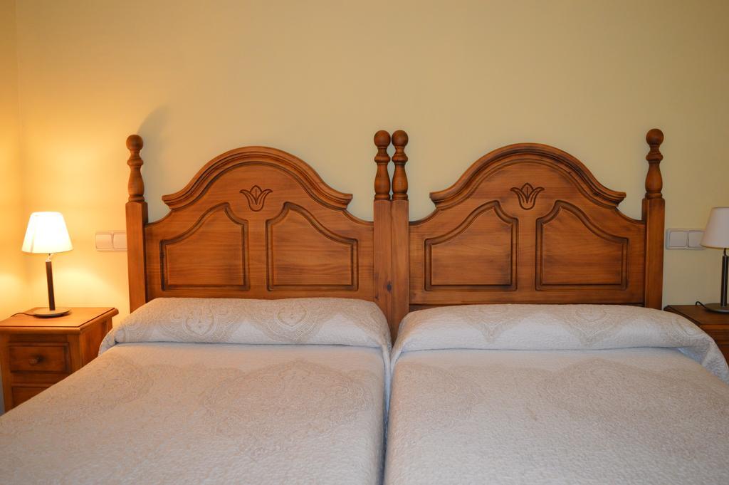 Hostal Revinuesa Luaran gambar