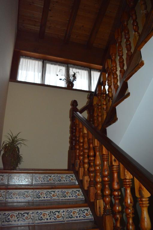 Hostal Revinuesa Luaran gambar