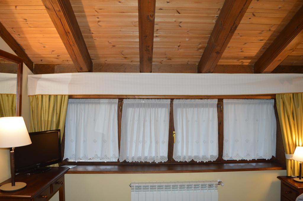 Hostal Revinuesa Luaran gambar
